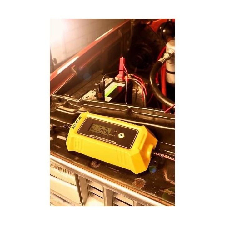 CHARGEUR DE BATTERIE 12V 8A STANLEY