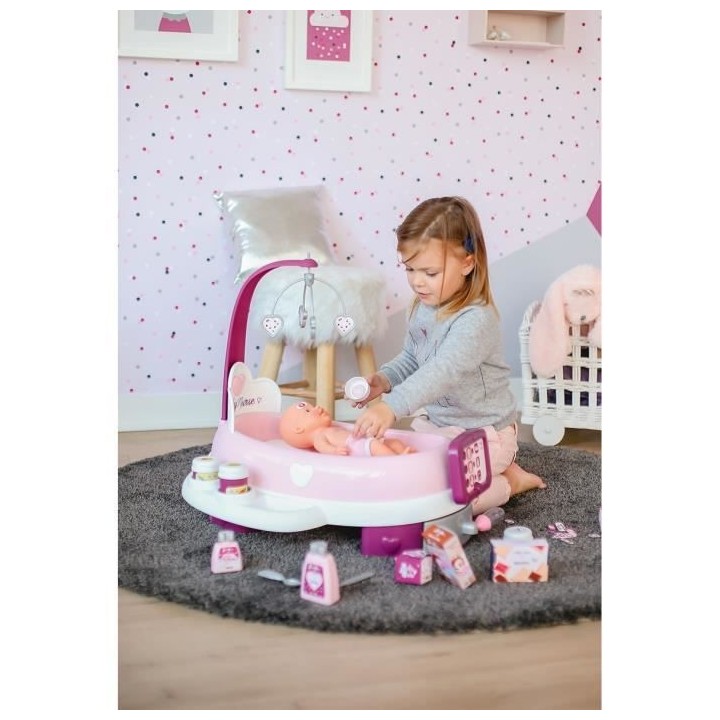 SMOBY Baby Nurse Nursery Electronique + Poupon Pipi - 24 Accessoires