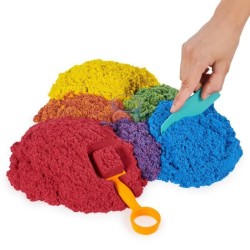 KINETIC SAND - SEAU DE SABLE 2,7 KG + OUTILS - 6061096 - Sable a modeler pour enfants, jouet ASMR