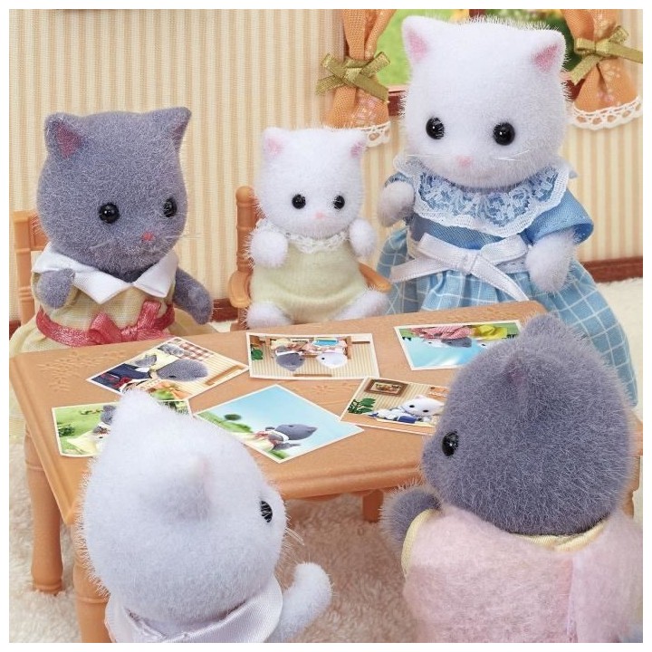 SYLVANIAN FAMILIES - Le bébé chat persan