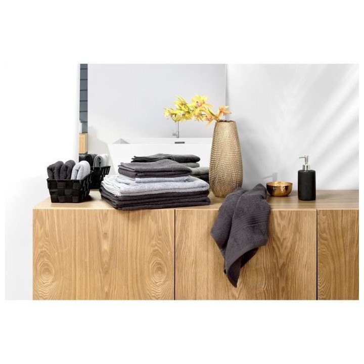 Lot de 9 serviettes de bain ESSENTIAL - 100% Coton - 50 / 90 / 130 cm