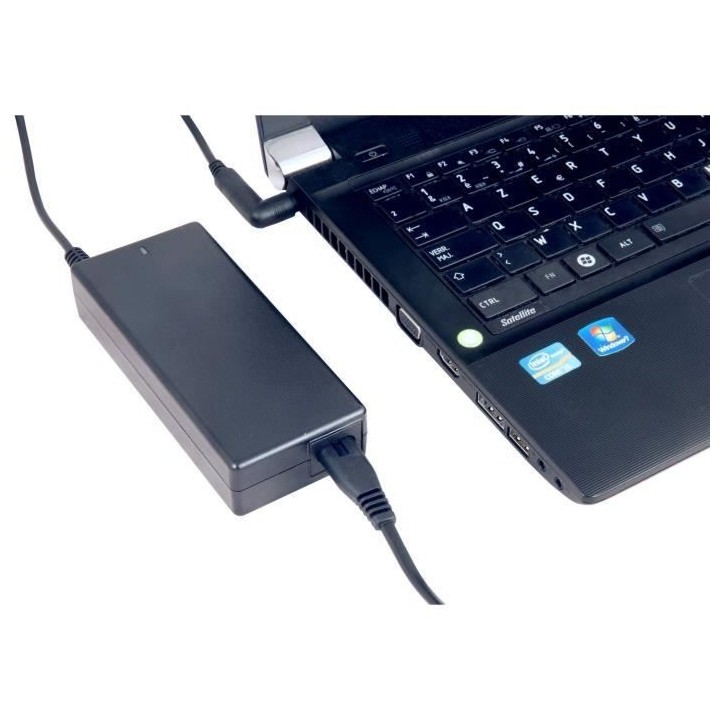 URBAN FACTORY Adaptateur secteur - CA 110-240 V - 90 Watt - Noir