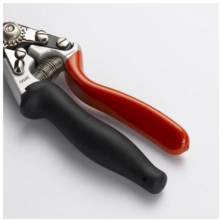 OUTILS WOLF Sécateur OGAT - Coupe franche - Poignée tournante - 3 po