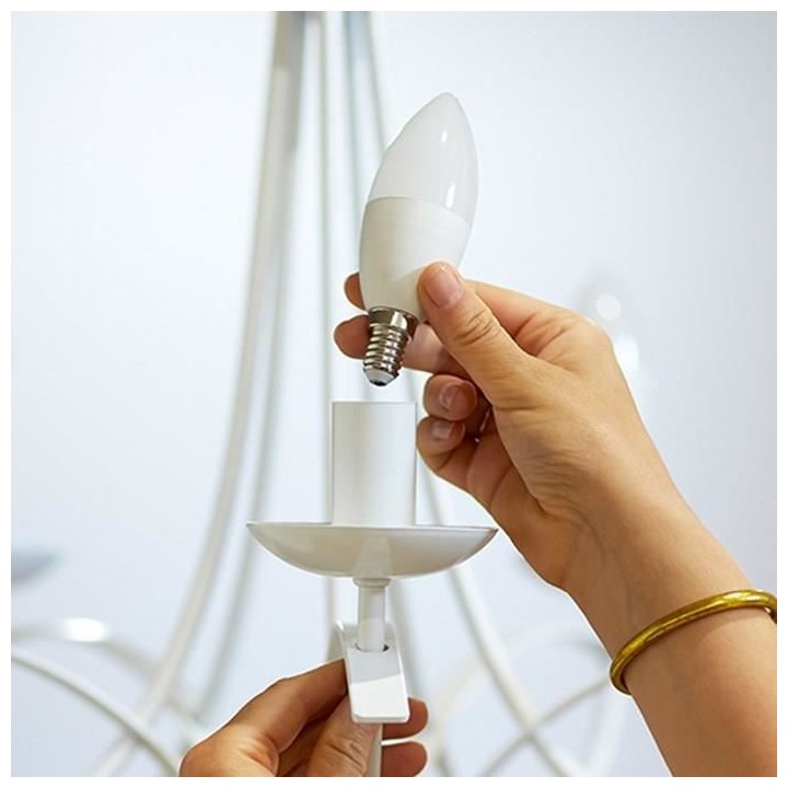 WiZ Ampoule connectée flamme Intensité variable E14 40W
