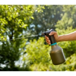 GARDENA Pulvérisateur a gâchette – Capacité 0.75L – Utilisation 360° – Forme ergonomique – Indicateur de niveau int