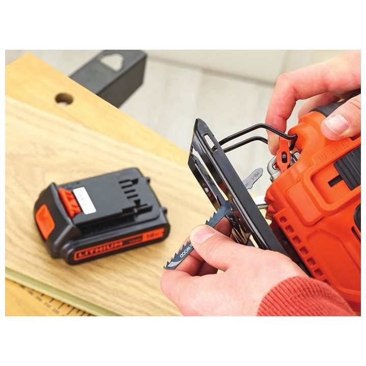 Scie Sauteuse sans-fil 18V BLACK+DECKER (Livrée avec 1 lame bois et s