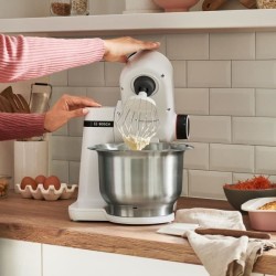 Kitchen machine Serie 2 BOSCH - Robot de cuisine - 700W - 4 vitesses + turbo - Bol mélangeur inox 3,8 L - Blender 1,25 L - Blan