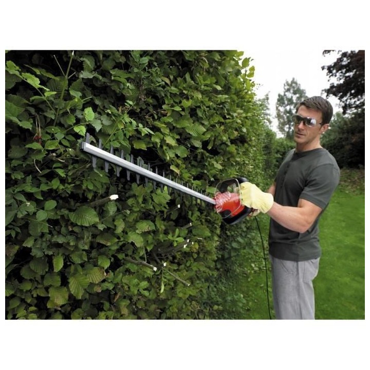 Taille-haies électrique BLACK+DECKER - GT7030 - 700W - 70 cm