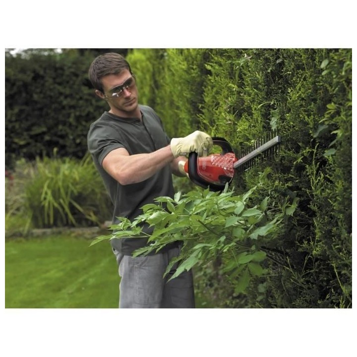 Taille-haies électrique BLACK+DECKER - GT7030 - 700W - 70 cm