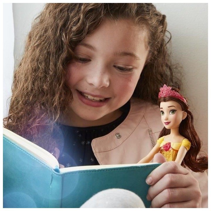 DISNEY PRINCESSES - Poussiere d'étoiles - Poupée Belle avec jupe et