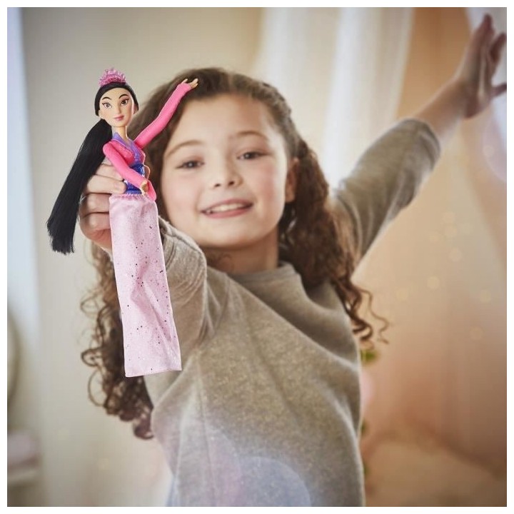 DISNEY PRINCESSES - Poussiere d'étoiles - Poupée Mulan avec jupe et