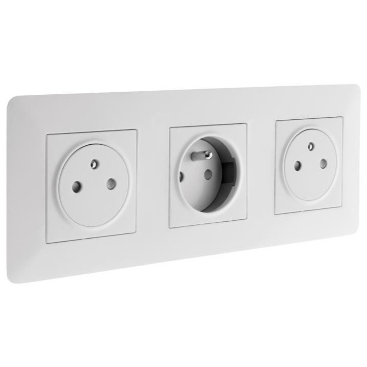 Triple prise affleurante 2P+T 16A livrée avec boîte d'encastrement b