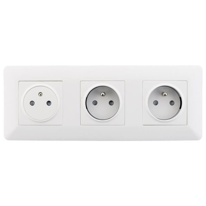 Triple prise affleurante 2P+T 16A livrée avec boîte d'encastrement b