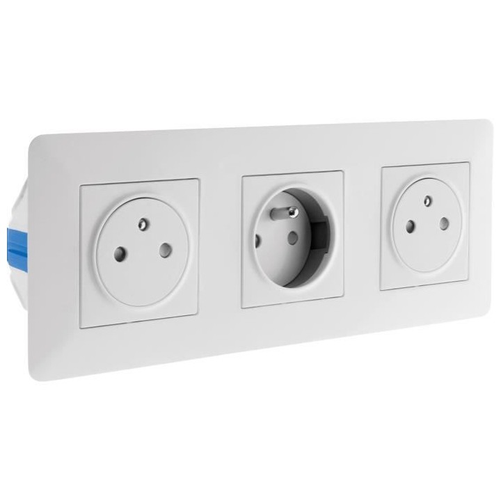 Triple prise affleurante 2P+T 16A livrée avec boîte d'encastrement b