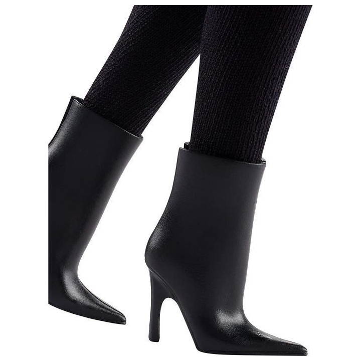 BARBIE Signature BFMC 20eme Anniversaire Élégante en tailleur en twe