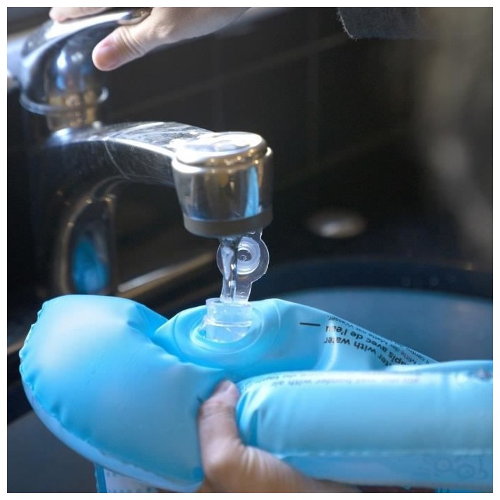 BABY EINSTEIN Tapis d'éveil et matelas a eau Découverte de l'océan