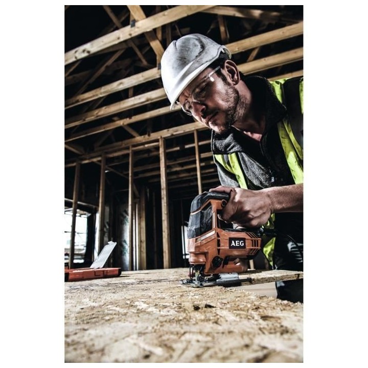 Scie sauteuse pendulaire électrique AEG 700W 100mm STEP 100X