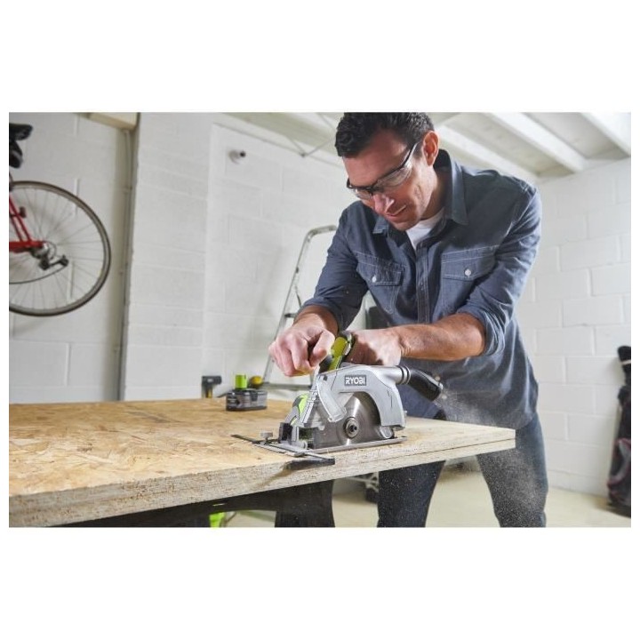 Scie circulaire RYOBI 18V OnePlus - sans batterie ni chargeur R18CS-0
