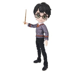 WIZARDING WORLD - POUPÉE 20 CM HARRY POTTER - 6061836 - Poupée articulée Avec uniforme Pourdlard avec 5 points d'articulation