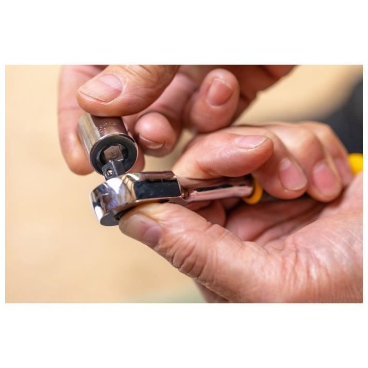 Cliquet 72 dents 1/4 + 10 douilles STANLEY - STMT82666-0 - Jeu de 11 p