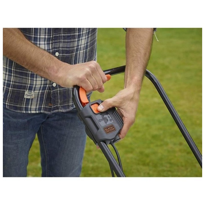 BLACK+DECKER Tondeuse a Gazon Electrique Filaire 1200W 32 cm - BEMW451