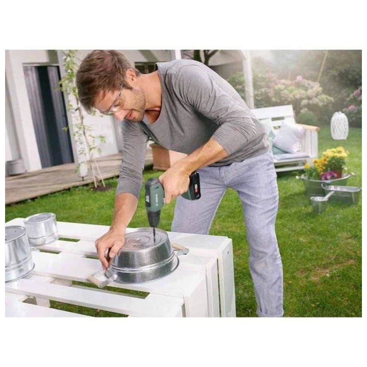 Perceuse-visseuse sans-fil Bosch - UniversalDrill 18 (Livrée avec 2 b