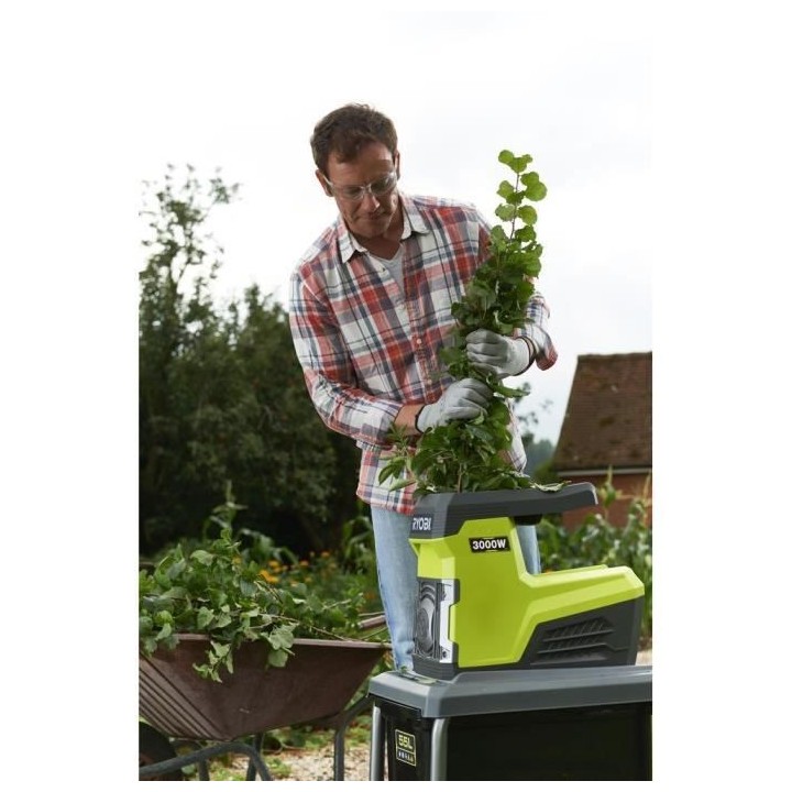 Pack RYOBI RSH3045UXL composé d'un broyeur RSH3045U + Gants de jardin