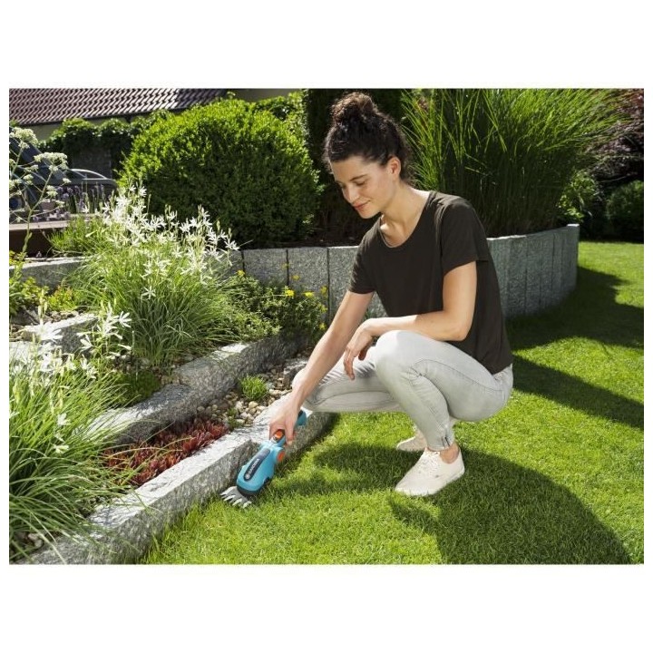 Cisaille a gazon a batterie - Largeur de coupe 8 cm - GARDENA 9856-20