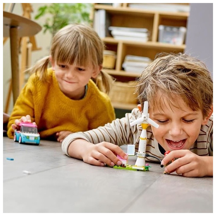 LEGO Friends 41443 La Voiture Electrique d'Olivia, Jeu de construction