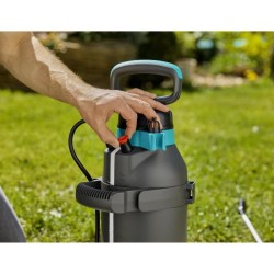 GARDENA Pulvérisateur a pression préalable Plus – Contenance réservoir 5L – Longueur tuyau 150cm – Pression max 3 bar