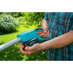 Taille-haies sur perche a batterie GARDENA - THS42/18V P4A - 18V - 42 cm - Hauteur max : 3 m (Livré avec batterie + chargeur)