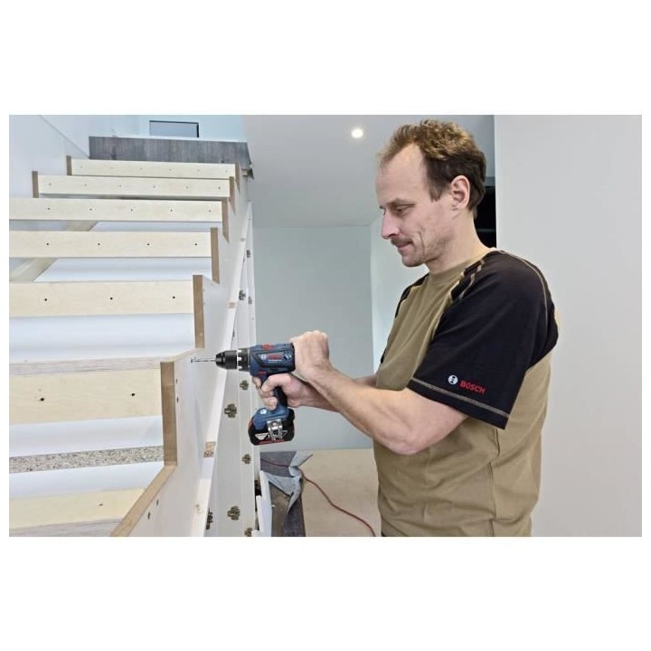 Perceuse-visseuse 18V GSR18V-28 + 2 batteries 4Ah + chargeur en coffre