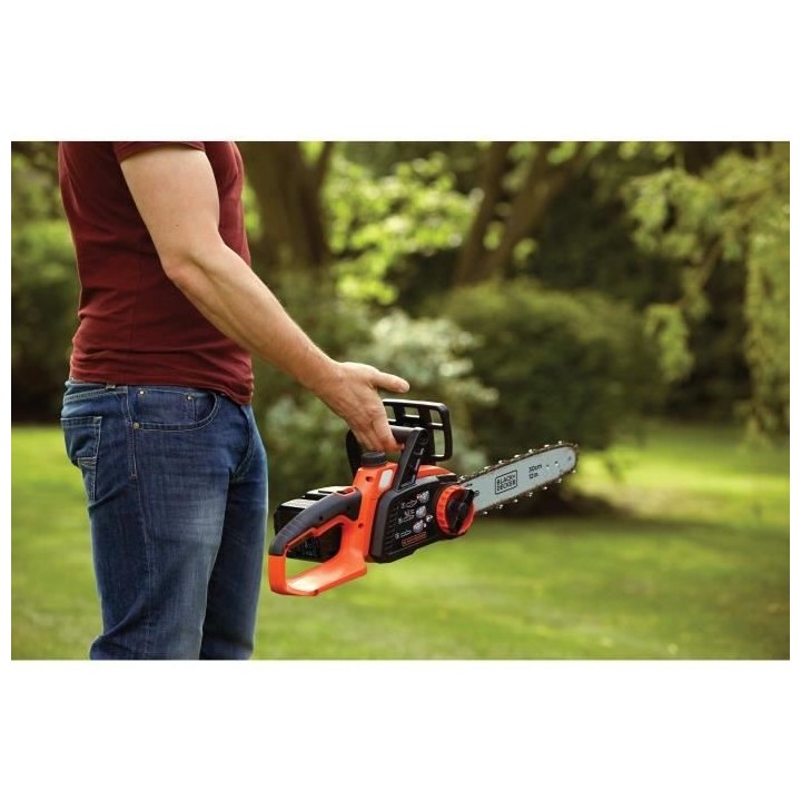 BLACK+DECKER Tronçonneuse 30 cm 36V 2 Ah GKC3630L20-QW - Tendeur De C