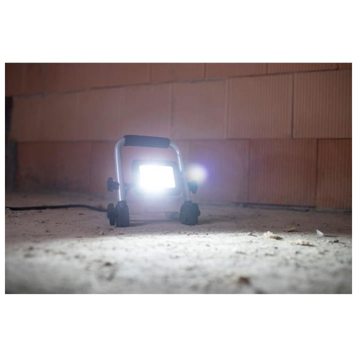 Projecteur LED portable EL 750 M BRENNENSTUHL - 1.5m - 900 lm - Utilis