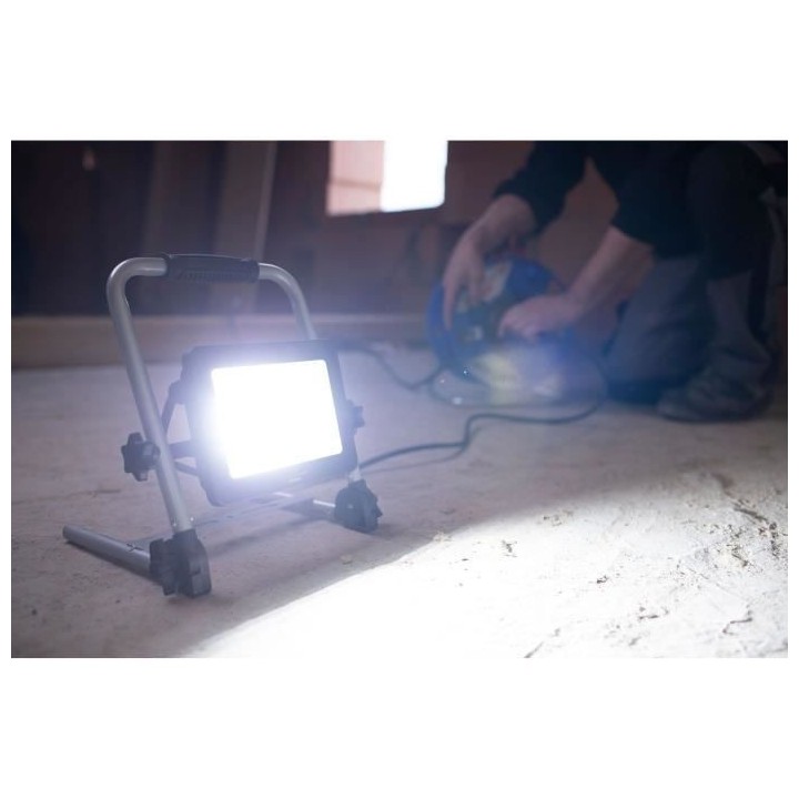 Projecteur LED portable EL 4050 M BRENNENSTUHL - 1.5m - 4500 lm - Util