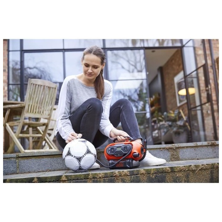 Gonfleur-Compresseur Filaire ou sans-fil 18V / 220V BLACK+DECKER - 11