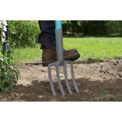 GARDENA Fourche a becher NatureLine– Manche bois 100% FSC – Poignée ergo en D – Dents acier trempé – Garantie 10 ans (