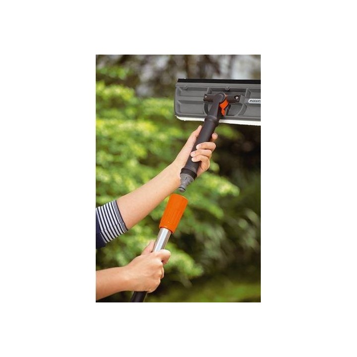 GARDENA Balai lave-vitre avec raclette Cleansystem – Tete pivotante