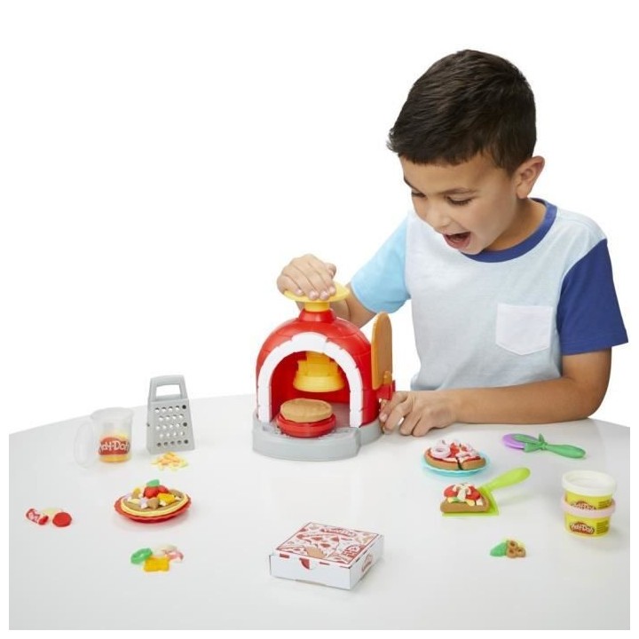 Play-Doh Kitchen Creations Four a pizza