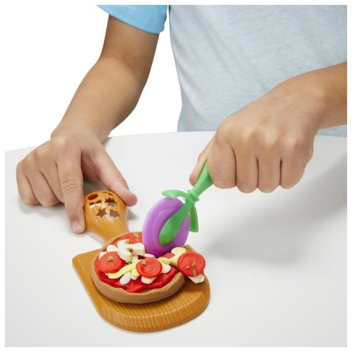 Play-Doh Kitchen Creations Four a pizza