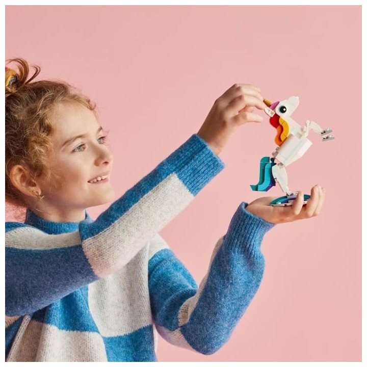 LEGO Creator 3-en-1 31140 La Licorne Magique, Jouet Hippocampe et Paon