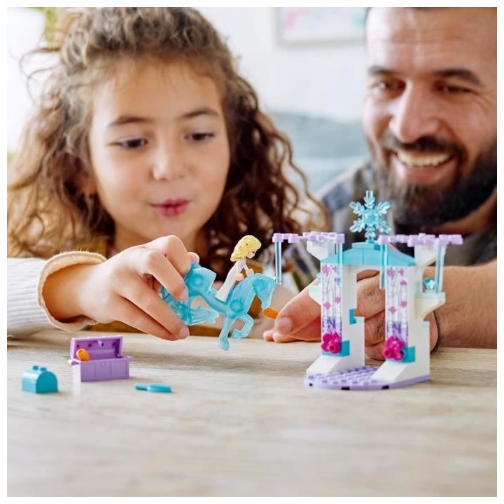 LEGO 43209 Disney Elsa Et L'Écurie De Glace De Nokk, Jouet de la Rein