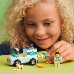 LEGO City 60382 L'Intervention du Véhicule Vétérinaire, Ambulance Jouet pour Animaux