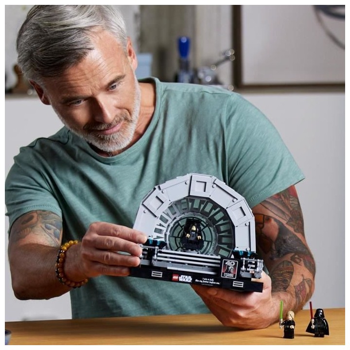 LEGO Star Wars 75352 Diorama de la Salle du Trône de l'Empereur, Maqu