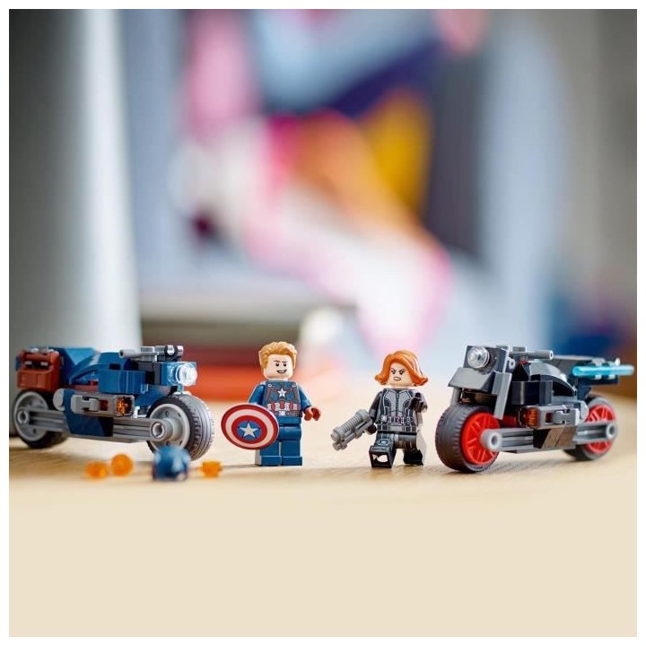 LEGO Marvel 76260 Les Motos de Black Widow et de Captain America, Joue