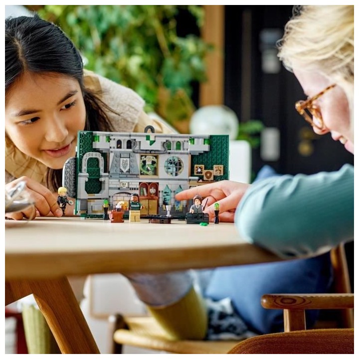 LEGO Harry Potter 76410 Le Blason de la Maison Serpentard, Jouet Chât