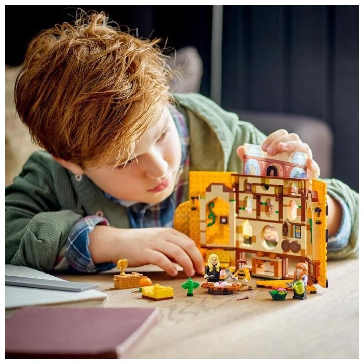 LEGO Harry Potter 76412 Le Blason de la Maison Poufsouffle, Jouet avec