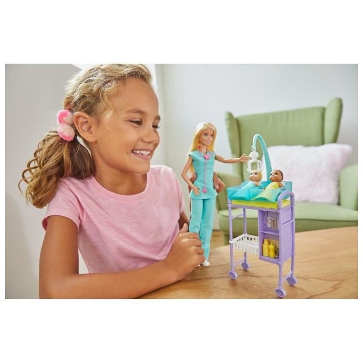 BARBIE Métiers Pédiatre Blonde