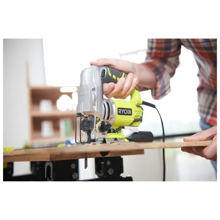 Scie sauteuse pendulaire RYOBI 600W 85mm bois - coffret de 5 lames RJS
