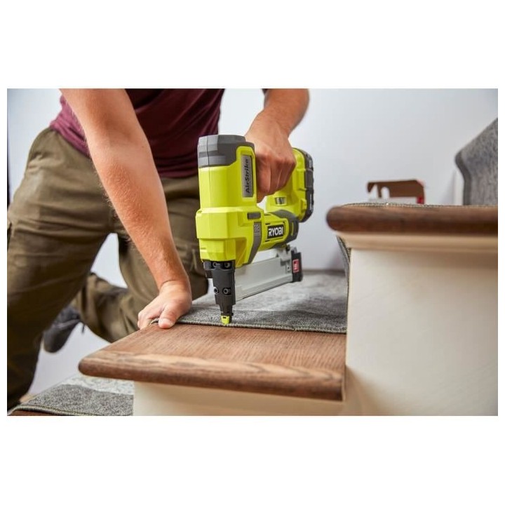 Cloueur d'assemblage 18G a air comprimé 18V - chargeur 105 pointes -